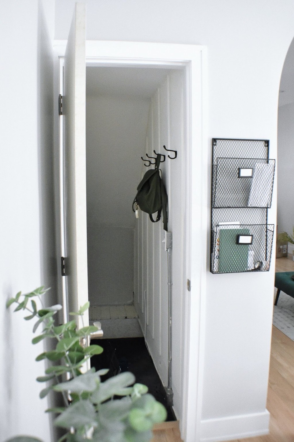 Zero Dollar Update in my Basement&nbsp;Stairway