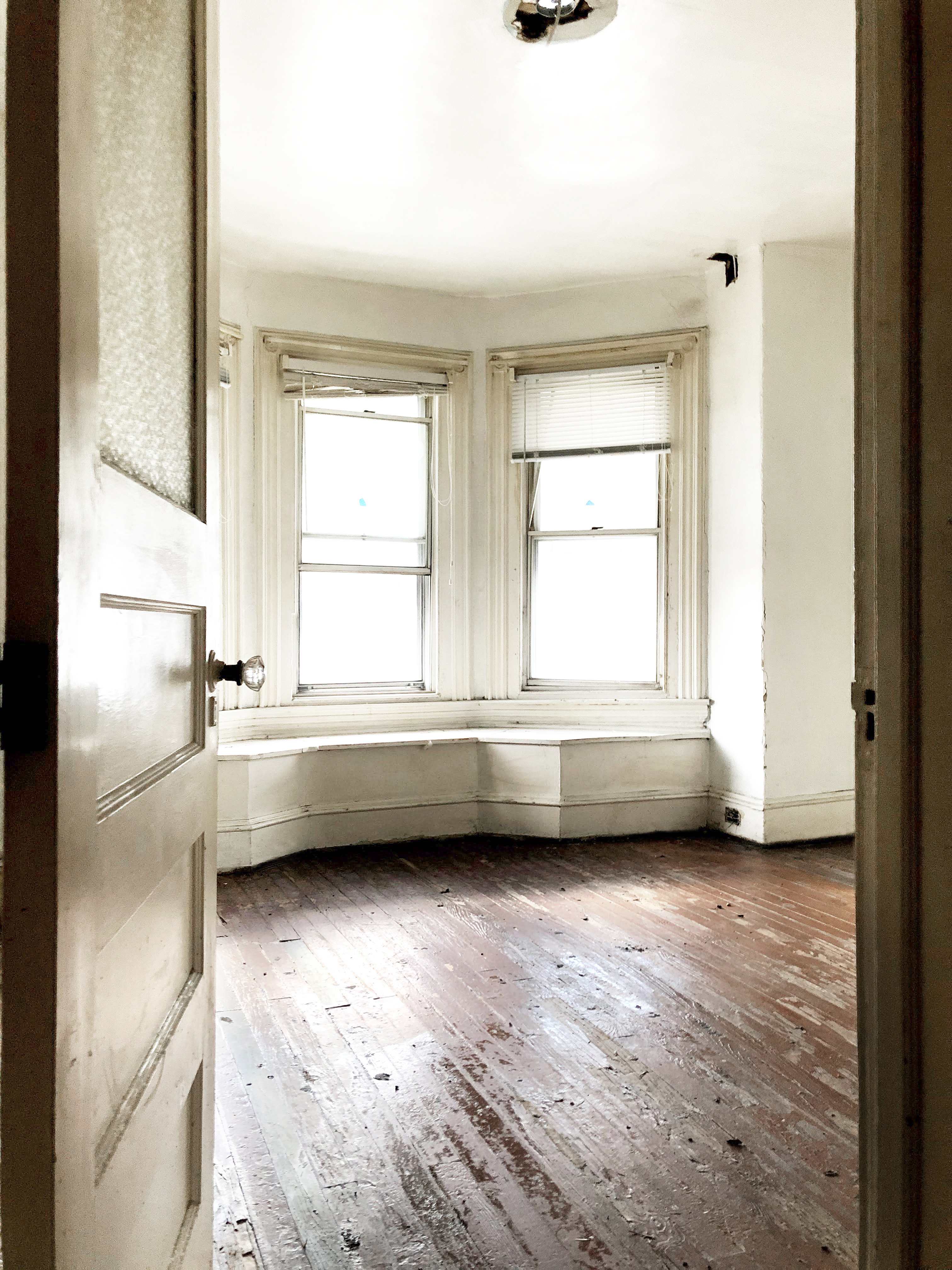 How to Remove Old Linoleum Floors