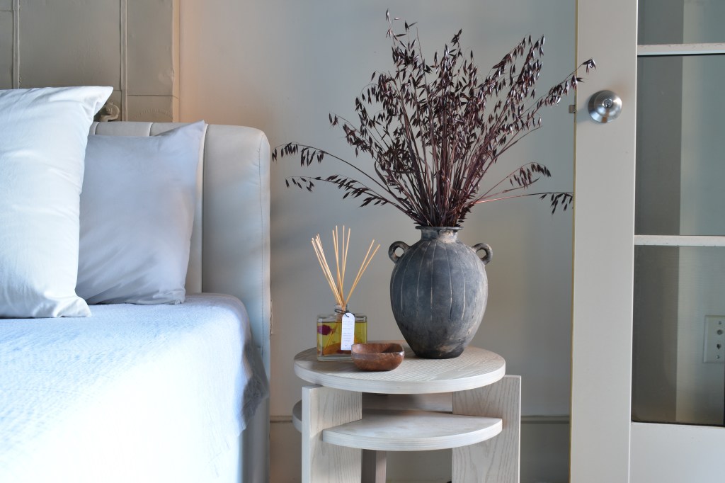 How to Create Faux Aged Ceramic Pots on a&nbsp;Budget